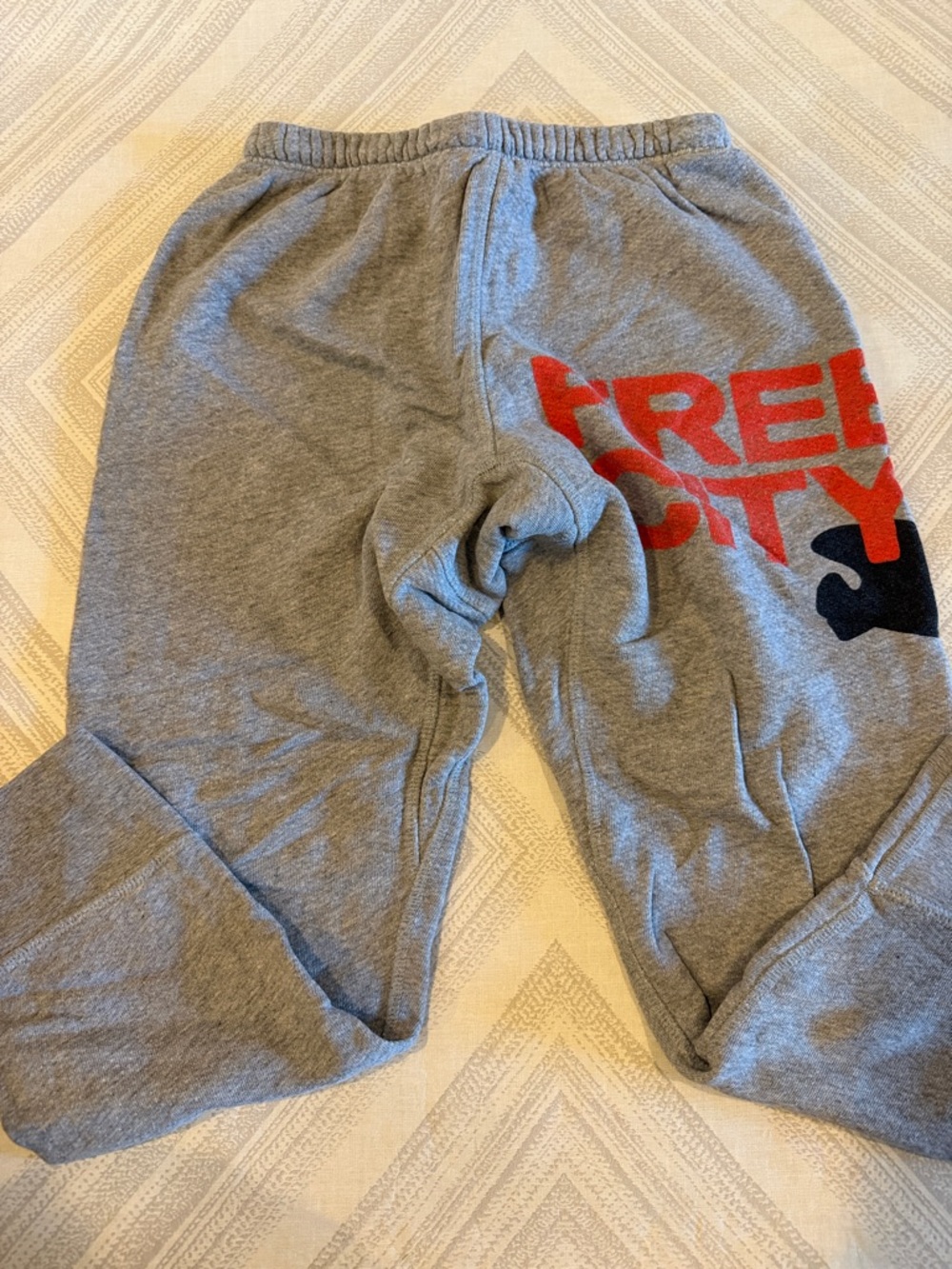 Freecity Women’s Heather Grey 3/4 Sweatpants – Red & Black Logo (XS) - Picture 3 of 8